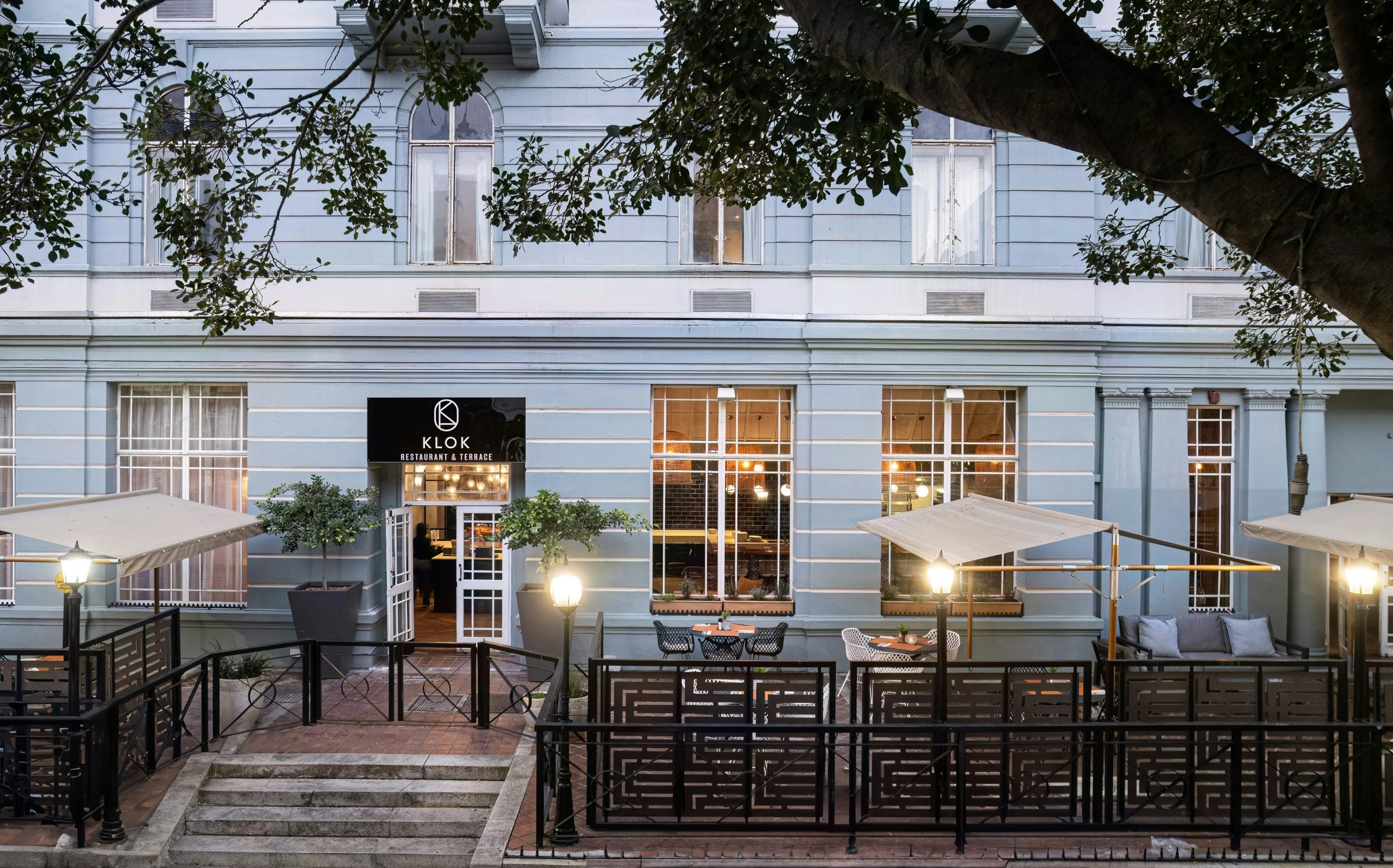 2382017 Oiots Restaurant Exterior 1 Aug 2024 3070x4924 Original — Onomo Hotel Cape Town Inn On The Square Room Image | Onomo Hotels