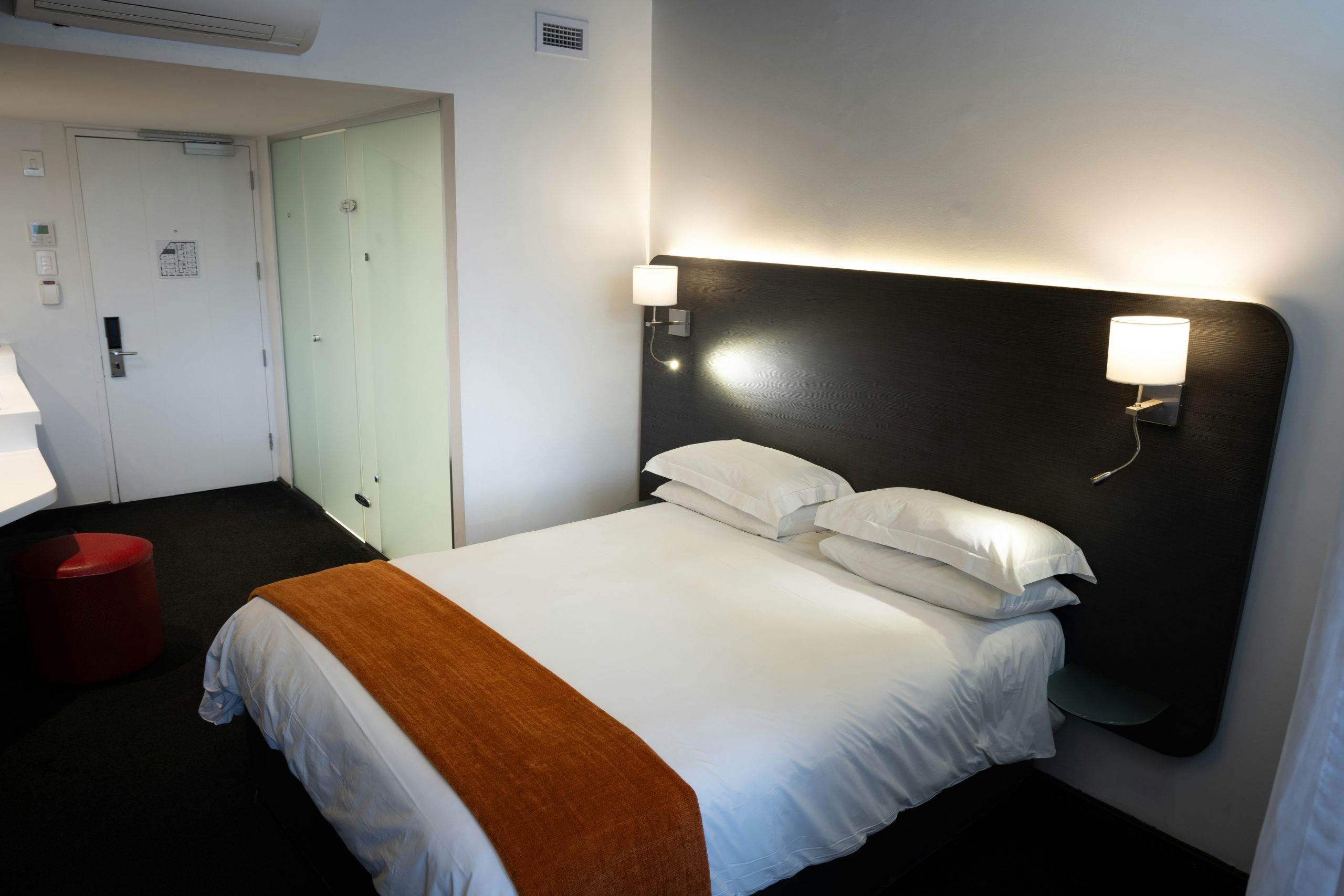 2382356 01 Onomo Waterfront Standard Queen 7 4000x6000 Original — Suite Onomo Hotel Cape Town Waterfront | Onomo Hotels