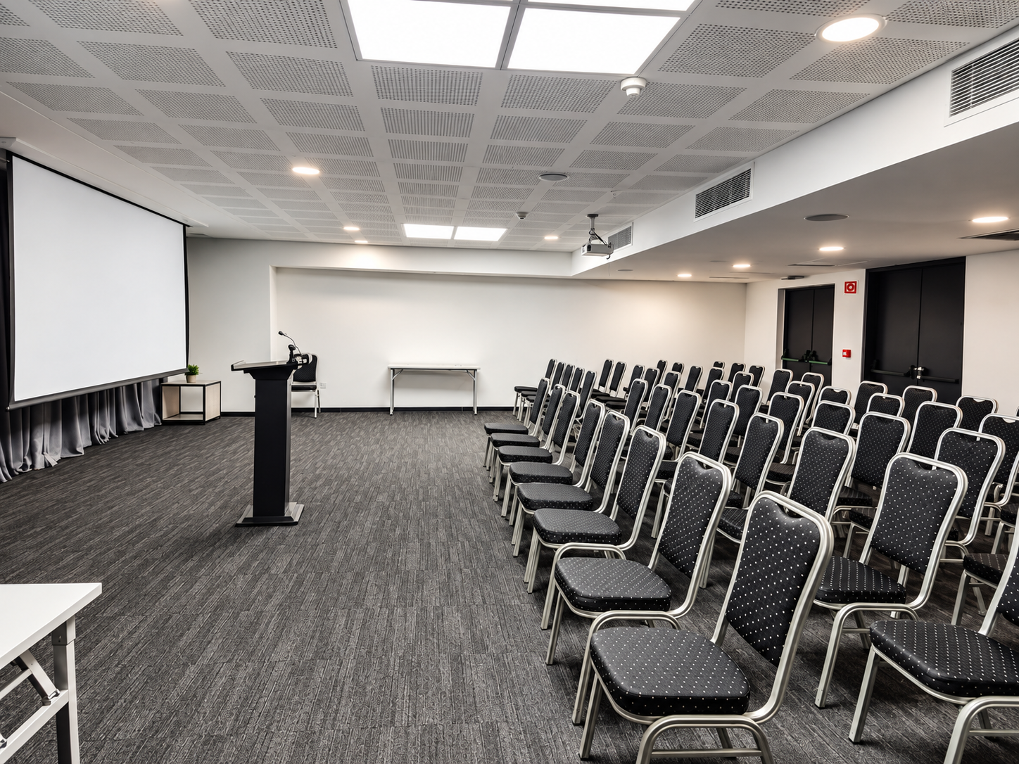 4978721 Meeting Maputo 1086x1448 Original — Onomo Hotel Maputo Your Meeting Your Way | Onomo Hotels