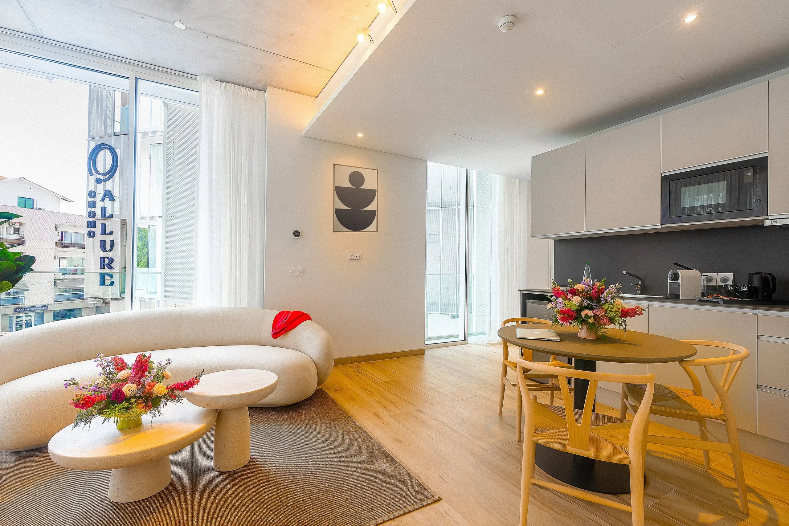 Onomo Allure Abidjan Baobab Background 01 | Onomo Hotels